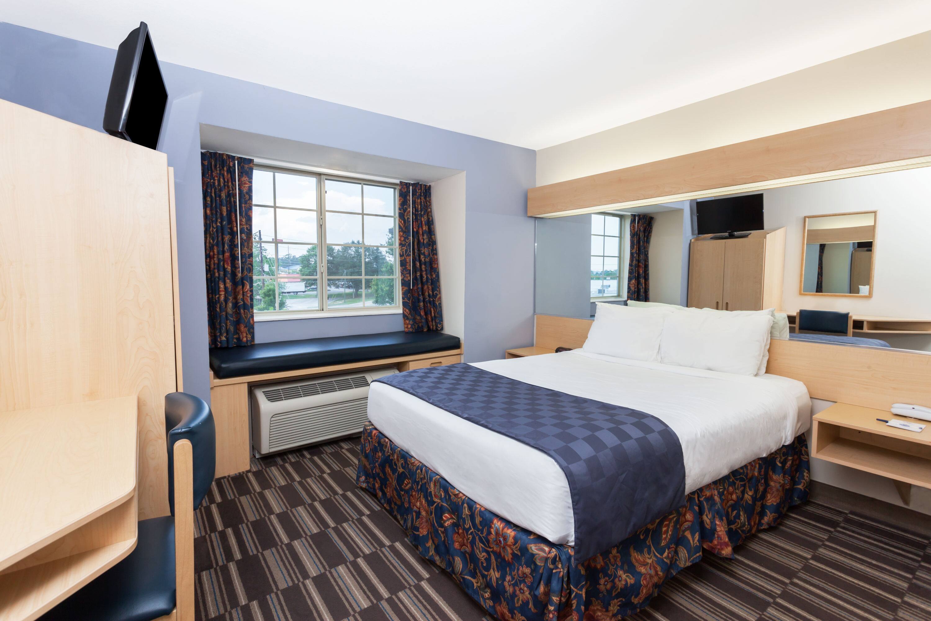1 Queen Bed, Non-Smoking