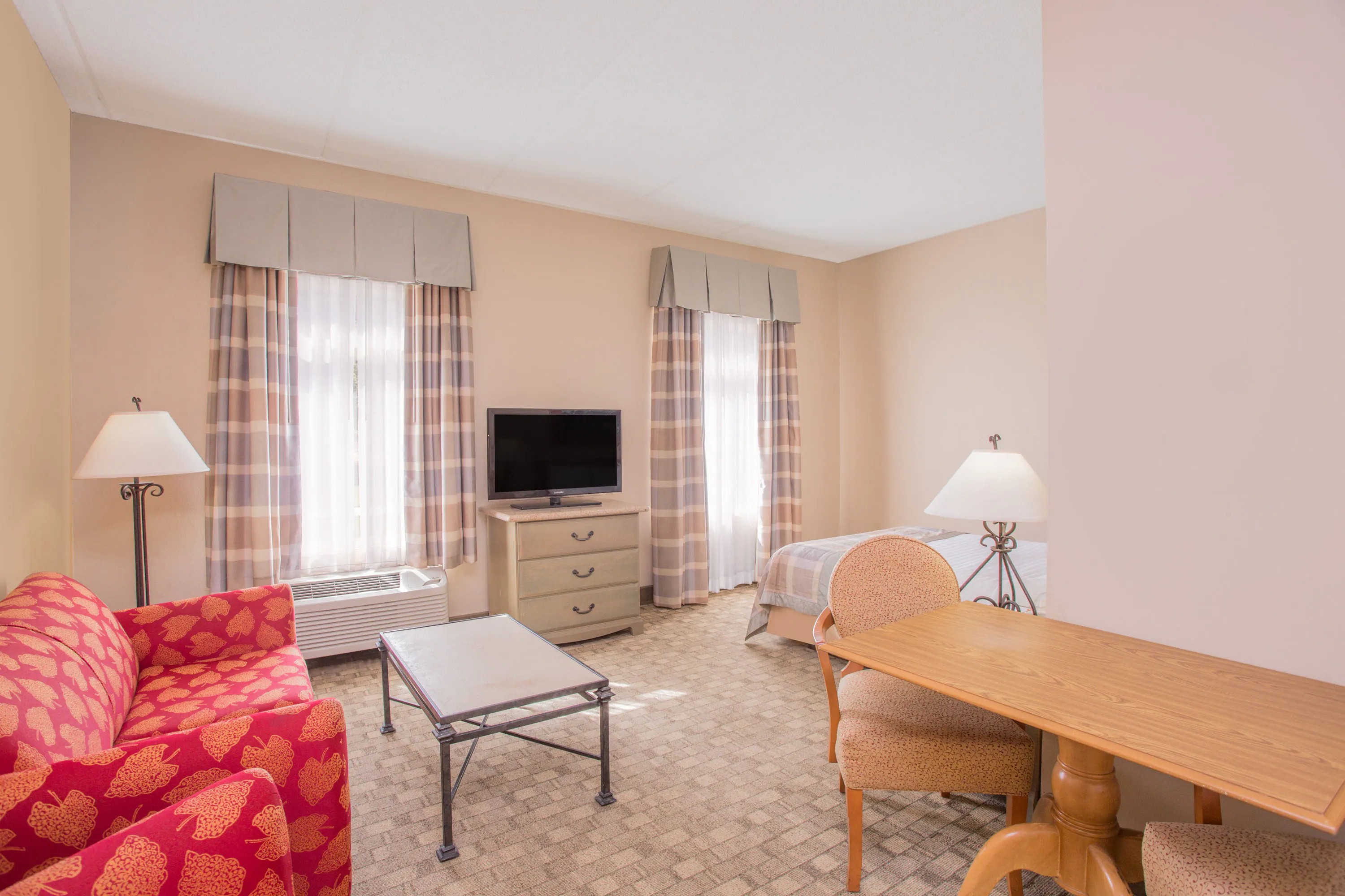 1 King Bed, Junior Studio Suite, Non-Smoking