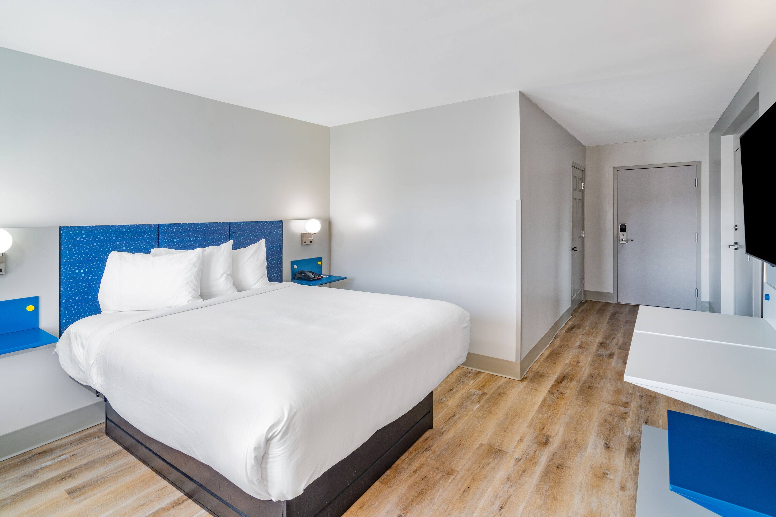 1 Queen Bed, Non-Smoking