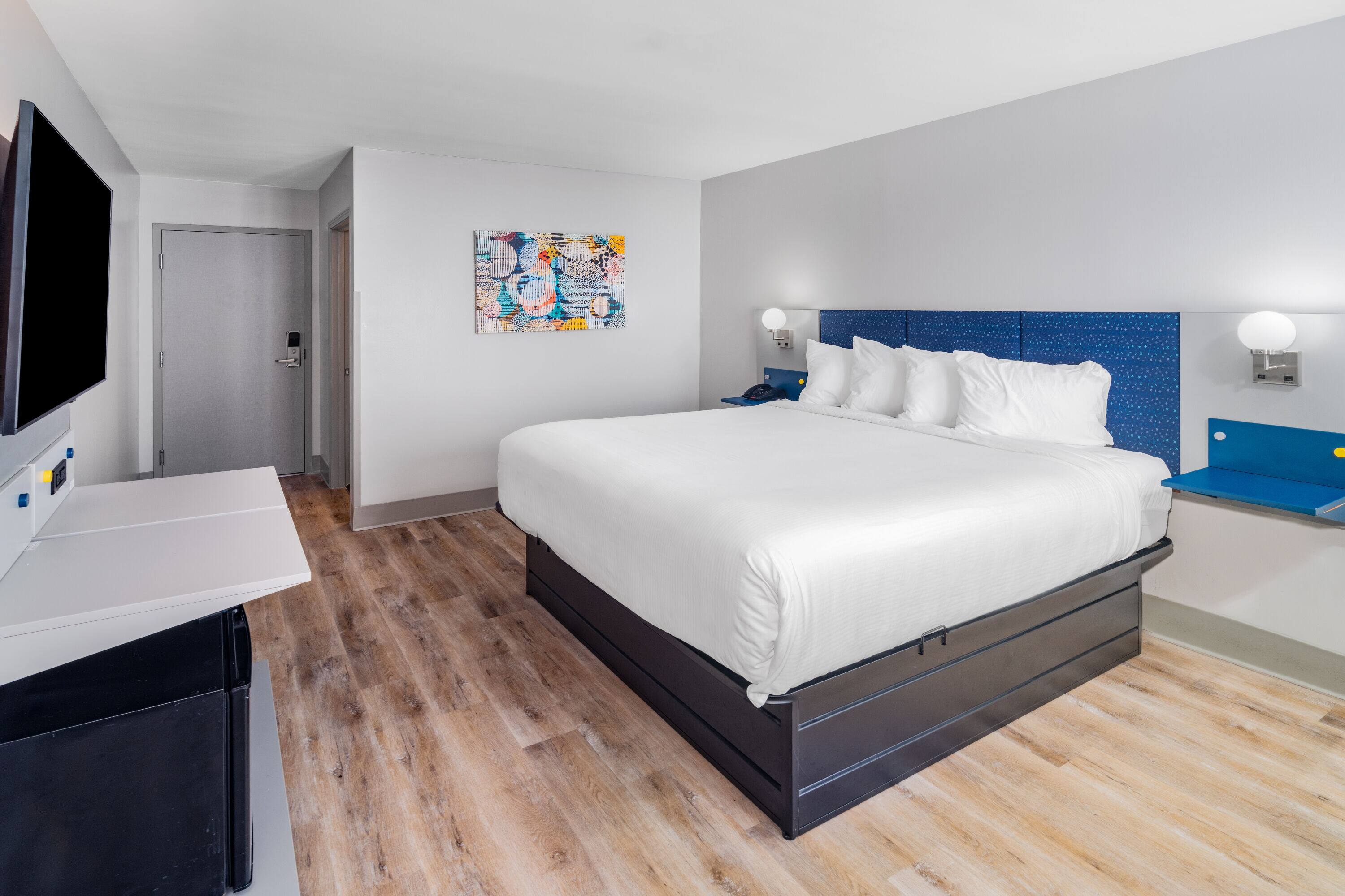 1 Queen Bed, Mobility Accessible Room, Non-Smoking